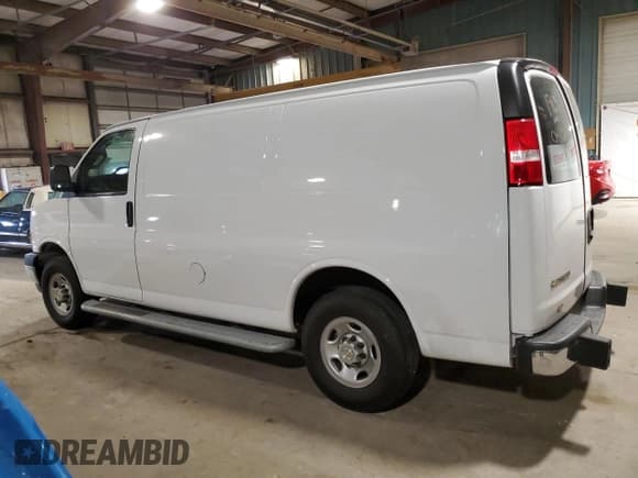✅ 2022 Chevrolet Express Cargo • VIN: 1GCWGAFP4N1195148 • Лот: 54868685. Опубликован ранее на Copart с пробегом 25 686 миль. Бесплатный доступ к архиву аукционных продаж из США и подробный отчёт об истории автомобиля на DreamBid. Изображение 2.
