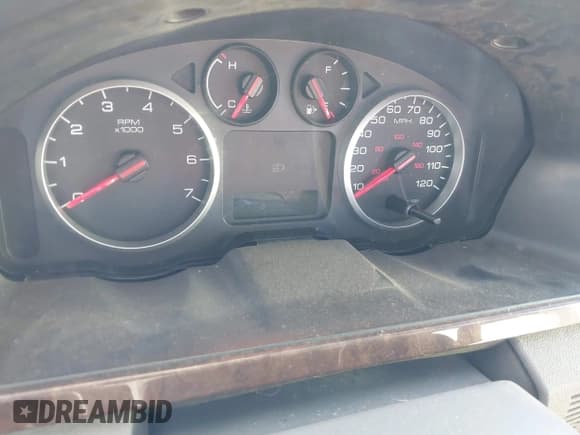 ✅ 2005 Ford Five Hundred SEL • VIN: 1FAFP24135G145056 • Lot: 43914523. Wystawiony na IAAI z przebiegiem Nie podano. Bezpłatny archiwum sprzedaży aukcyjnych z USA i szczegółowy raport historii pojazdu na DreamBid. Zdjęcie 7.