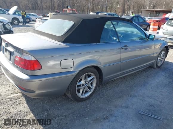✅ 2004 BMW 3 Series 325Ci • VIN: WBABW33414PL28805 • Lot: 43694990. Wystawiony na IAAI z przebiegiem 60 945 mil. Bezpłatny archiwum sprzedaży aukcyjnych z USA i szczegółowy raport historii pojazdu na DreamBid. Zdjęcie 4.