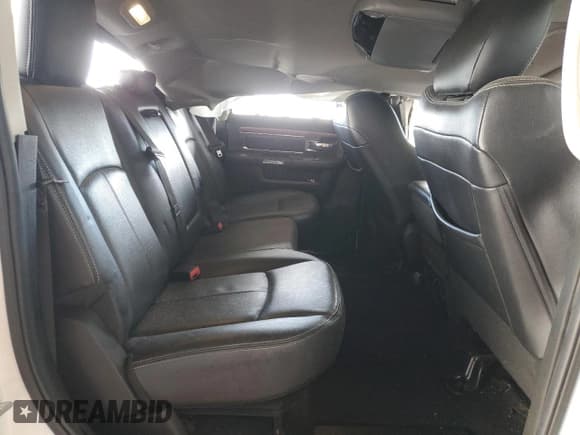 ✅ 2018 Ram 2500 Laramie • VIN: 3C6UR5FL4JG349351 • Lot: 93076445. Wystawiony na Copart z przebiegiem 58 781 mil. Bezpłatny archiwum sprzedaży aukcyjnych z USA i szczegółowy raport historii pojazdu na DreamBid. Zdjęcie 10.