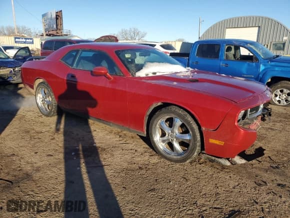 ✅ 2010 Dodge Challenger SE • VIN: 2B3CJ4DV1AH199551 • Lot: 88720235. Wystawiony na Copart z przebiegiem 58 664 mil. Bezpłatny archiwum sprzedaży aukcyjnych z USA i szczegółowy raport historii pojazdu na DreamBid. Zdjęcie 4.