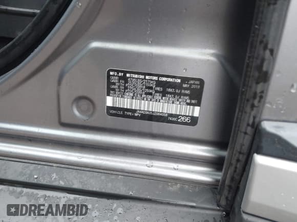 ✅ 2018 Mitsubishi Outlander SE • VIN: JA4AD3A35JZ064058 • Lot: 42311265. Listed on IAAI with 79,291 mi. Free auction sales archive from the USA and detailed vehicle history report at DreamBid. Image 9.