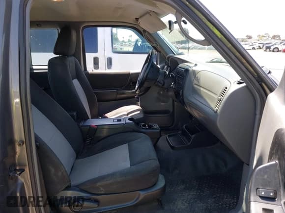 ✅ 2010 Ford Ranger XL • VIN: 1FTKR1EE9APA14982 • Lot: 42303924. Wystawiony na IAAI z przebiegiem 154 956 mil. Bezpłatny archiwum sprzedaży aukcyjnych z USA i szczegółowy raport historii pojazdu na DreamBid. Zdjęcie 5.