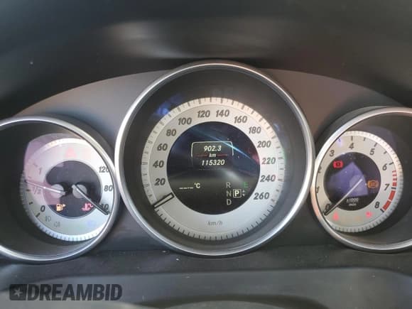 ✅ 2016 Mercedes-Benz E 400 • VIN: WDDKJ6HB3GF350394 • Lot: 86485495. Wystawiony na Copart z przebiegiem 115 320 mil. Bezpłatny archiwum sprzedaży aukcyjnych z USA i szczegółowy raport historii pojazdu na DreamBid. Zdjęcie 9.