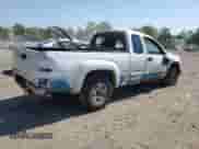 2008 Chevrolet Colorado 2LT z VIN 1GCDT49E788218884, wystawiony jako Copart lot #59150704 z przebiegiem Nie podano mil oraz Nie do naprawy • Non repairable. Historia ofert i sprzedaży dostępna na DreamBid. Obrazek 3.