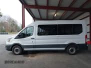 ✅ 2023 Ford Transit Passenger XL • VIN: 1FBAX2C89PKA21011 • Lot: 43601807. Wystawiony na IAAI z przebiegiem 26 559 mil. Bezpłatny archiwum sprzedaży aukcyjnych z USA i szczegółowy raport historii pojazdu na DreamBid. Zdjęcie 15.