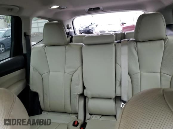 ✅ 2020 Subaru Ascent Premium • VIN: 4S4WMABD0L3414592 • Lot: 81303165. Listed on Copart with 22,074 mi. Free auction sales archive from the USA and detailed vehicle history report at DreamBid. Image 10.