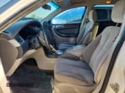 ✅ 2005 Chrysler Pacifica Touring • VIN: 2C4GM68445R670838 • Lot: 71689755. Wystawiony na Copart z przebiegiem 131 438 mil. Bezpłatny archiwum sprzedaży aukcyjnych z USA i szczegółowy raport historii pojazdu na DreamBid. Zdjęcie 7.