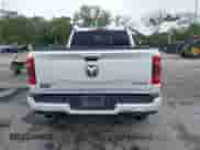 2019 Ram 1500 Limited z VIN 1C6SRFPT3KN774290, wystawiony jako IAAI lot #42413133 z przebiegiem 72 324 mil mil oraz . Historia ofert i sprzedaży dostępna na DreamBid. Obrazek 16.