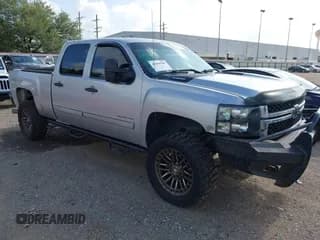 ✅ 2011 Chevrolet Silverado 2500HD LT • VIN: 1GC1KXC83BF135904 • Lot: 42844969. Wystawiony na IAAI z przebiegiem 277 128 mil. Bezpłatny archiwum sprzedaży aukcyjnych z USA i szczegółowy raport historii pojazdu na DreamBid. Zdjęcie 1.