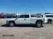 1997 Dodge Dakota z VIN 1B7GL23Y0VS158028, wystawiony jako IAAI lot #41761551 z przebiegiem 75 468 mil mil oraz . Historia ofert i sprzedaży dostępna na DreamBid. Obrazek 15.