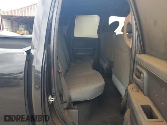 ✅ 2018 Ram 1500 Tradesman • VIN: 1C6RR6FGXJS299563 • Лот: 49690135. Опубликован ранее на Copart с пробегом Не указан. Бесплатный доступ к архиву аукционных продаж из США и подробный отчёт об истории автомобиля на DreamBid. Изображение 10.