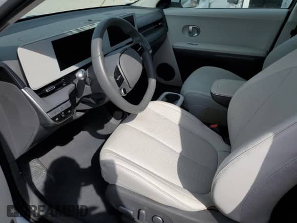 ✅ 2023 Hyundai Ioniq 5 Preferred • VIN: KM8KN4AE7PU140623 • Lot: 74335524. Wystawiony na Copart z przebiegiem Nie podano mil. Skorzystaj z bezpłatnego archiwum sprzedaży aukcyjnych z USA i zobacz szczegółowy raport historii pojazdu na DreamBid. Zdjęcie 7.