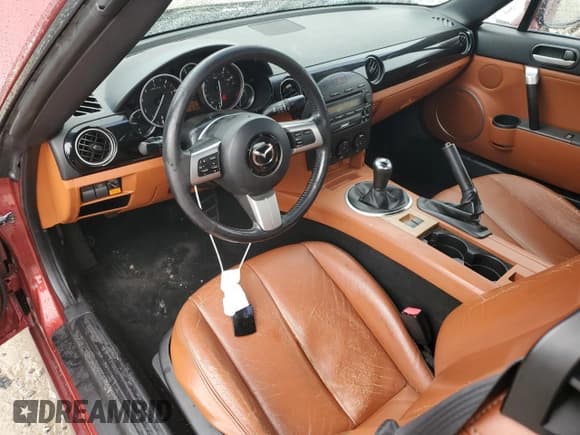 ✅ 2007 Mazda MX-5 Miata Sport • VIN: JM1NC25F370129074 • Лот: 63253125. Опубликован ранее на Copart с пробегом 135 432 миль. Бесплатный доступ к архиву аукционных продаж из США и подробный отчёт об истории автомобиля на DreamBid. Изображение 8.