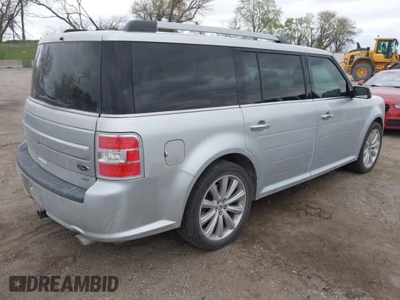 ✅ 2018 Ford Flex Limited • VIN: 2FMHK6D85JBA04119 • Лот: 42142904. Опубликован ранее на IAAI с пробегом 140 063 миль. Бесплатный доступ к архиву аукционных продаж из США и подробный отчёт об истории автомобиля на DreamBid. Изображение 4.