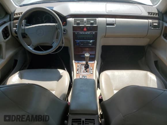 ✅ 1999 Mercedes-Benz E 320 • VIN: WDBJF65H3XA869036 • Lot: 62121505. Wystawiony na Copart z przebiegiem 188 655 mil. Bezpłatny archiwum sprzedaży aukcyjnych z USA i szczegółowy raport historii pojazdu na DreamBid. Zdjęcie 8.