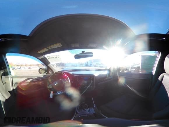 ✅ 2018 Mitsubishi Outlander SE • VIN: JA4AD3A32JZ048996 • Lot: 43626835. Listed on IAAI with 140,451 mi. Free auction sales archive from the USA and detailed vehicle history report at DreamBid. Image 18.