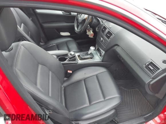 ✅ 2011 Mercedes-Benz C 300 Sport • VIN: WDDGF8BB2BR133227 • Лот: 43562953. Опубликован ранее на IAAI с пробегом 159 502 миль. Бесплатный доступ к архиву аукционных продаж из США и подробный отчёт об истории автомобиля на DreamBid. Изображение 5.