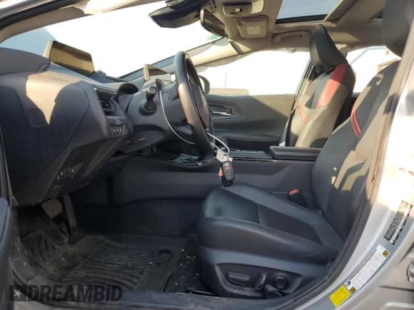 2024 Toyota Prius SE z VIN JTDACACU9R3015673, wystawiony jako Copart lot #81880685 z przebiegiem 37 948 mil mil oraz Szkoda całkowita • Salvage title. Historia ofert i sprzedaży dostępna na DreamBid. Obrazek 7.