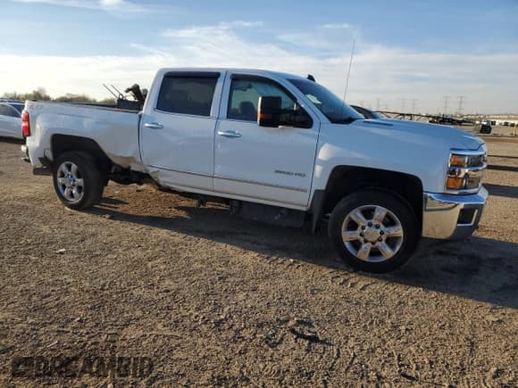 ✅ 2019 Chevrolet Silverado 2500HD LTZ • VIN: 1GC1KTEY7KF109974 • Лот: 90482655. Опубликован ранее на Copart с пробегом 132 910 миль. Бесплатный доступ к архиву аукционных продаж из США и подробный отчёт об истории автомобиля на DreamBid. Изображение 4.