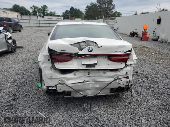 ✅ 2021 BMW 7 Series 750i xDrive • VIN: WBA7U2C04MCF73546 • Lot: 62587275. Listed on Copart with 34,396 mi. Free auction sales archive from the USA and detailed vehicle history report at DreamBid. Image 6.