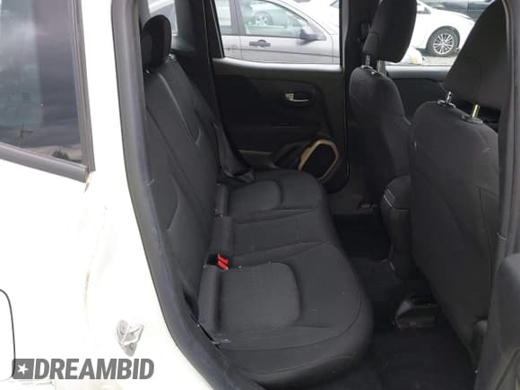 ✅ 2017 Jeep Renegade Sport • VIN: ZACCJAAH8HPG00484 • Lot: 42581933. Wystawiony na IAAI z przebiegiem 138 091 mil. Bezpłatny archiwum sprzedaży aukcyjnych z USA i szczegółowy raport historii pojazdu na DreamBid. Zdjęcie 8.