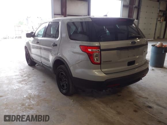 ✅ 2014 Ford Police Interceptor Utility • VIN: 1FM5K8AR6EGB85550 • Lot: 42127616. Wystawiony na IAAI z przebiegiem 81 344 mil. Bezpłatny archiwum sprzedaży aukcyjnych z USA i szczegółowy raport historii pojazdu na DreamBid. Zdjęcie 3.