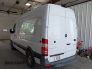 ✅ 2014 Mercedes-Benz Sprinter Cargo • VIN: WD3PE7DC2E5911044 • Lot: 39641279. Wystawiony na IAAI z przebiegiem 127 202 mil. Bezpłatny archiwum sprzedaży aukcyjnych z USA i szczegółowy raport historii pojazdu na DreamBid. Zdjęcie 3.