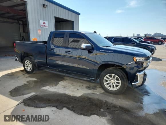 ✅ 2019 Chevrolet Silverado 1500 LT • VIN: 1GCRWCED4KZ191715 • Lot: 80177235. Wystawiony na Copart z przebiegiem 84 433 mil. Bezpłatny archiwum sprzedaży aukcyjnych z USA i szczegółowy raport historii pojazdu na DreamBid. Zdjęcie 4.