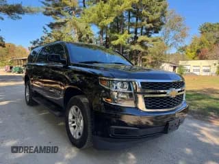 ✅ 2019 Chevrolet Suburban LT • VIN: 1GNSKHKCXKR274823 • Lot: 85012045. Wystawiony na Copart z przebiegiem 130 408 mil. Bezpłatny archiwum sprzedaży aukcyjnych z USA i szczegółowy raport historii pojazdu na DreamBid. Zdjęcie 1.