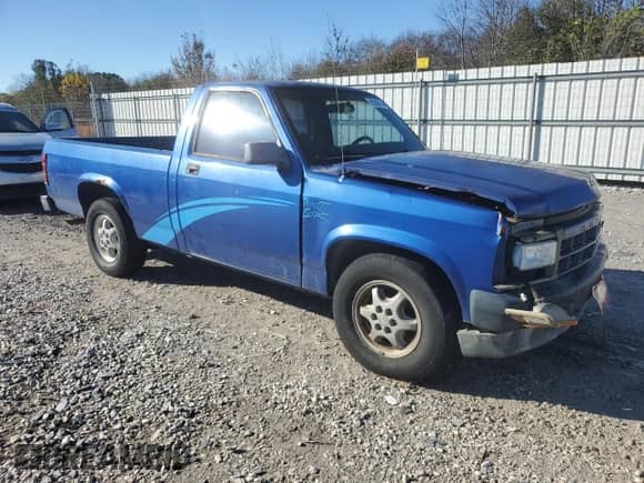 1995 Dodge Dakota with VIN 1B7FL26G1SW942298, listed as a Copart auction lot 81096754 with 147,966 mi miles and Salvage title. Bid and sale history available at DreamBid. Image 4.