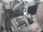 ✅ 2011 Volvo C70 • VIN: YV1672MC4BJ107579 • Лот: 72791454. Опубликован ранее на Copart с пробегом 151 999 миль. Бесплатный доступ к архиву аукционных продаж из США и подробный отчёт об истории автомобиля на DreamBid. Изображение 8.