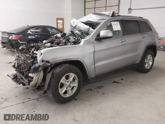 ✅ 2014 Jeep Grand Cherokee Altitude • VIN: 1C4RJFAG7EC264423 • Lot: 42282705. Wystawiony na IAAI z przebiegiem Nie podano. Bezpłatny archiwum sprzedaży aukcyjnych z USA i szczegółowy raport historii pojazdu na DreamBid. Zdjęcie 18.