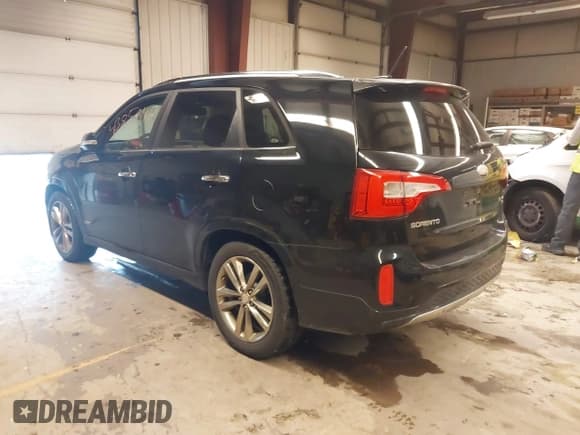 ✅ 2014 Kia Sorento SX Limited • VIN: 5XYKWDA72EG450440 • Lot: 43858112. Listed on IAAI with 196,912 mi. Free auction sales archive from the USA and detailed vehicle history report at DreamBid. Image 3.