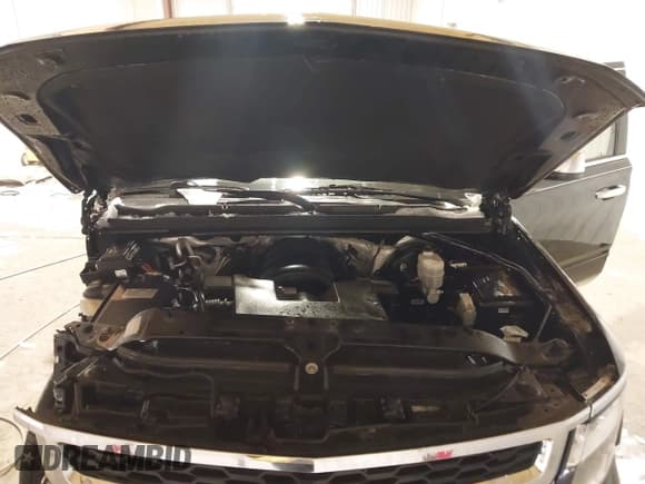 ✅ 2018 Chevrolet Suburban LS • VIN: 1GNSKGKC7JR107943 • Lot: 41127622. Listed on IAAI with 172,687 mi. Free auction sales archive from the USA and detailed vehicle history report at DreamBid. Image 10.