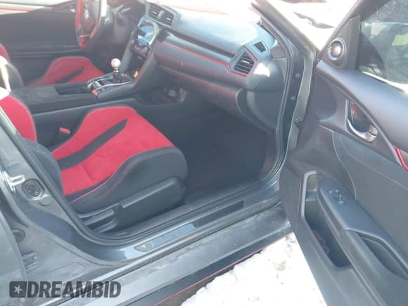 ✅ 2017 Honda Civic Type R Touring • VIN: SHHFK8G70HU202158 • Lot: 41369749. Listed on IAAI with 57,972 mi. Free auction sales archive from the USA and detailed vehicle history report at DreamBid. Image 5.