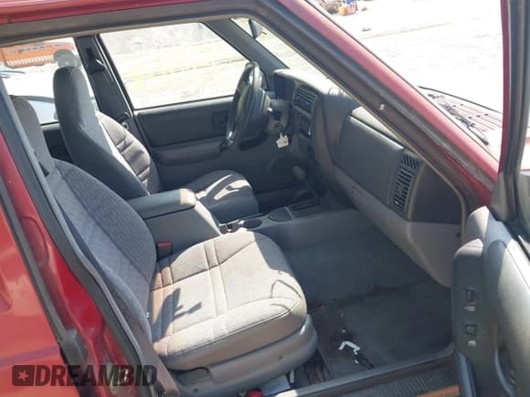 ✅ 1998 Jeep Cherokee Sport • VIN: 1J4FJ68SXWL164891 • Лот: 42814173. Опубликован ранее на IAAI с пробегом 162 986 миль. Бесплатный доступ к архиву аукционных продаж из США и подробный отчёт об истории автомобиля на DreamBid. Изображение 5.