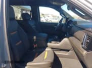 ✅ 2025 GMC Sierra 1500 AT4 • VIN: 3GTUUEELXSG138620 • Лот: 41805574. Опубликован ранее на IAAI с пробегом 13 056 миль. Бесплатный доступ к архиву аукционных продаж из США и подробный отчёт об истории автомобиля на DreamBid. Изображение 5.