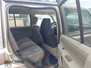 ✅ 2006 Jeep Commander • VIN: 1J8HH48N86C106683 • Lot: 42413617. Listed on IAAI with 235,200 mi. Free auction sales archive from the USA and detailed vehicle history report at DreamBid. Image 8.