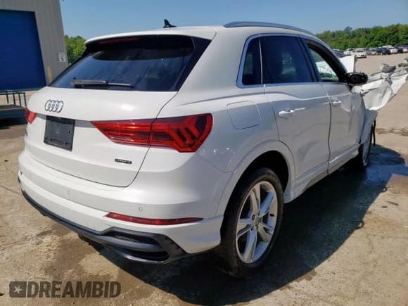 ✅ 2019 Audi Q3 S line Premium • VIN: WA1DECF32K1086294 • Lot: 60691102. Wystawiony na Copart z przebiegiem 29 165 mil. Bezpłatny archiwum sprzedaży aukcyjnych z USA i szczegółowy raport historii pojazdu na DreamBid. Zdjęcie 4.