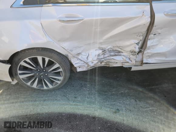 ✅ 2018 Lincoln MKZ Reserve • VIN: 3LN6L5F95JR603933 • Lot: 92060325. Wystawiony na Copart z przebiegiem 51 815 mil. Bezpłatny archiwum sprzedaży aukcyjnych z USA i szczegółowy raport historii pojazdu na DreamBid. Zdjęcie 10.