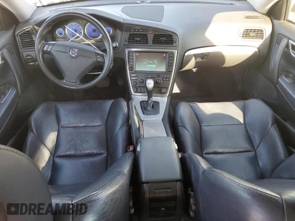 ✅ 2004 Volvo V70 R • VIN: YV1SJ52Y442418765 • Lot: 71171545. Listed on Copart with 132,091 mi. Free auction sales archive from the USA and detailed vehicle history report at DreamBid. Image 8.