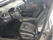 ✅ 2024 Toyota Camry SE • VIN: 4T1G11AKXRU918129 • Lot: 87182125. Wystawiony na Copart z przebiegiem 41 513 mil. Bezpłatny archiwum sprzedaży aukcyjnych z USA i szczegółowy raport historii pojazdu na DreamBid. Zdjęcie 7.