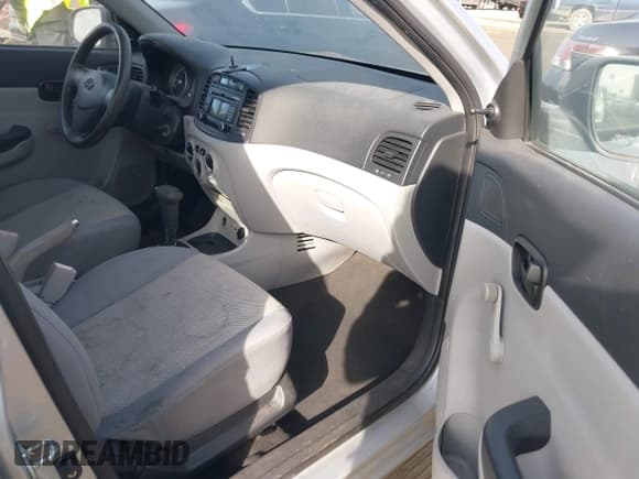 ✅ 2011 Hyundai Accent GLS • VIN: KMHCN4AC3BU589650 • Лот: 41010487. Опубликован ранее на IAAI с пробегом 193 746 миль. Бесплатный доступ к архиву аукционных продаж из США и подробный отчёт об истории автомобиля на DreamBid. Изображение 5.