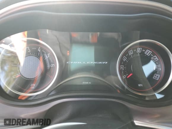 ✅ 2019 Dodge Challenger SXT • VIN: 2C3CDZAG2KH530068 • Lot: 49043973. Wystawiony na Copart z przebiegiem 85 568 mil. Bezpłatny archiwum sprzedaży aukcyjnych z USA i szczegółowy raport historii pojazdu na DreamBid. Zdjęcie 9.