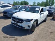 ✅ 2023 Mercedes-Benz GLC 300 • VIN: W1NKM4HB7PF043941 • Lot: 42568519. Wystawiony na IAAI z przebiegiem 21 633 mil. Bezpłatny archiwum sprzedaży aukcyjnych z USA i szczegółowy raport historii pojazdu na DreamBid. Zdjęcie 2.