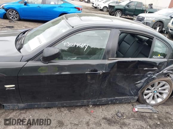 ✅ 2011 BMW 3 Series 328i xDrive • VIN: WBAPK5G57BNN79689 • Lot: 43019414. Listed on IAAI with 159,335 mi. Free auction sales archive from the USA and detailed vehicle history report at DreamBid. Image 14.