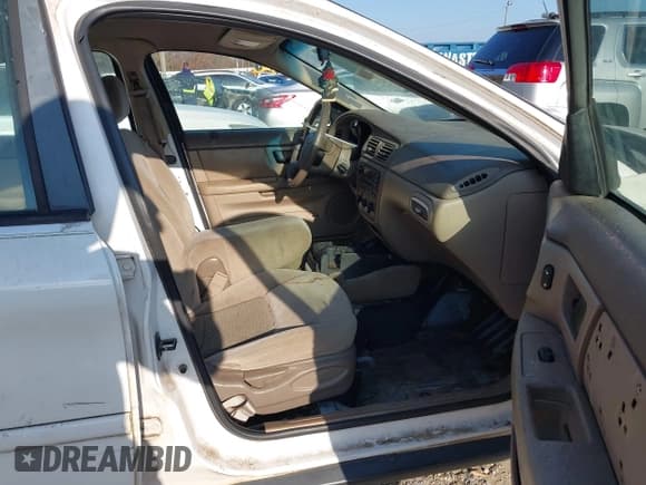 ✅ 2006 Ford Taurus SE • VIN: 1FAFP53UX6A139742 • Lot: 43701399. Listed on IAAI with 252,993 mi. Free auction sales archive from the USA and detailed vehicle history report at DreamBid. Image 5.