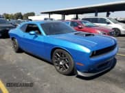 ✅ 2016 Dodge Challenger R/T Scat Pack • VIN: 2C3CDZFJ1GH256860 • Lot: 64991493. Wystawiony na Copart z przebiegiem 87 642 mil. Bezpłatny archiwum sprzedaży aukcyjnych z USA i szczegółowy raport historii pojazdu na DreamBid. Zdjęcie 4.