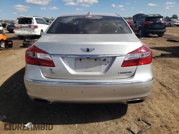 2013 Hyundai Genesis 3.8L z VIN KMHGC4DD0DU233221, wystawiony jako Copart lot #72910394 z przebiegiem 240 699 mil mil oraz Szkoda całkowita • Salvage title. Historia ofert i sprzedaży dostępna na DreamBid. Obrazek 6.